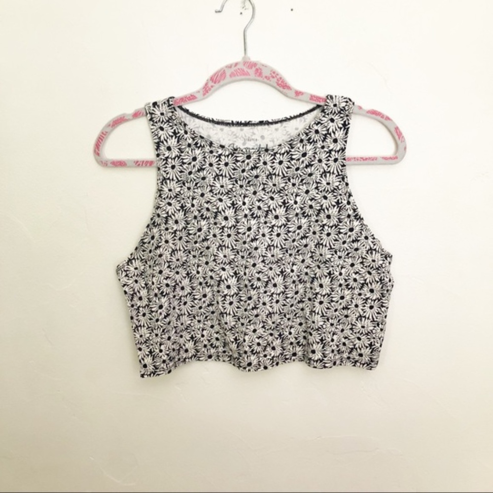Aeropostale Daisy black white crop tank top